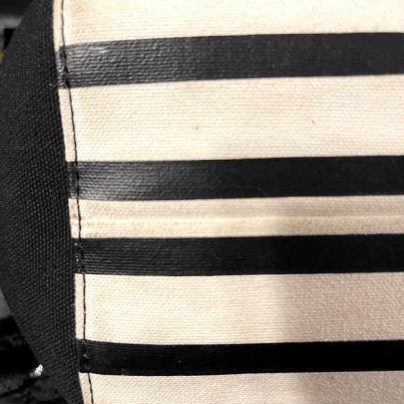 RARE KATE SPADE QUEEN BEE HALLIE TOTE! - Picture 6 of 12